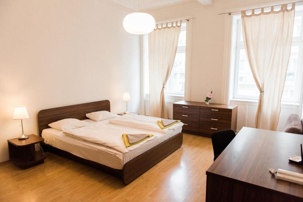 Lion Apartments In Historical Center, Bratislava Old Town Luaran gambar