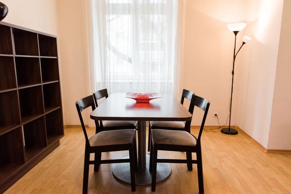 Lion Apartments In Historical Center, Bratislava Old Town Luaran gambar