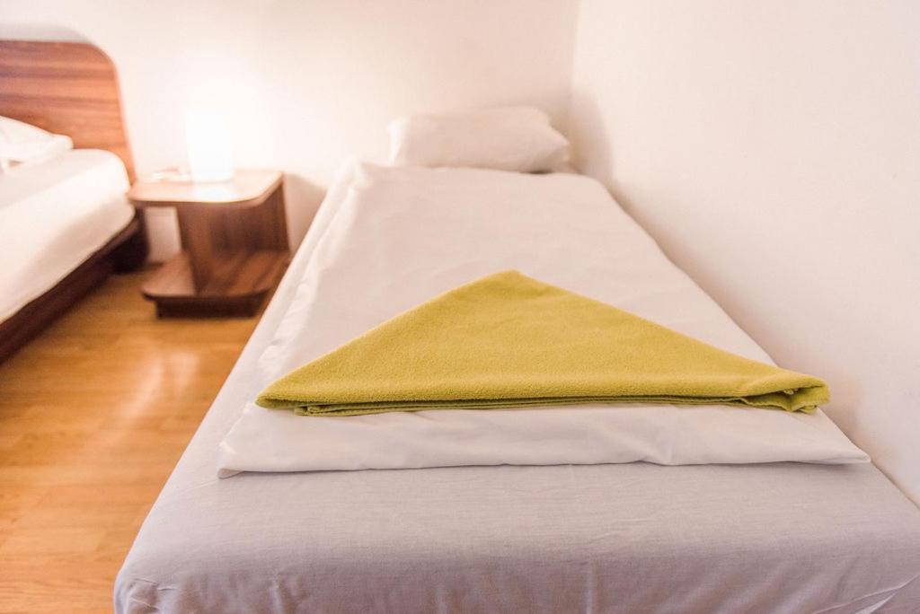 Lion Apartments In Historical Center, Bratislava Old Town Luaran gambar