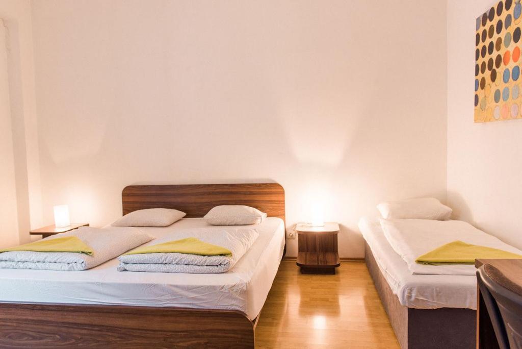 Lion Apartments In Historical Center, Bratislava Old Town Luaran gambar