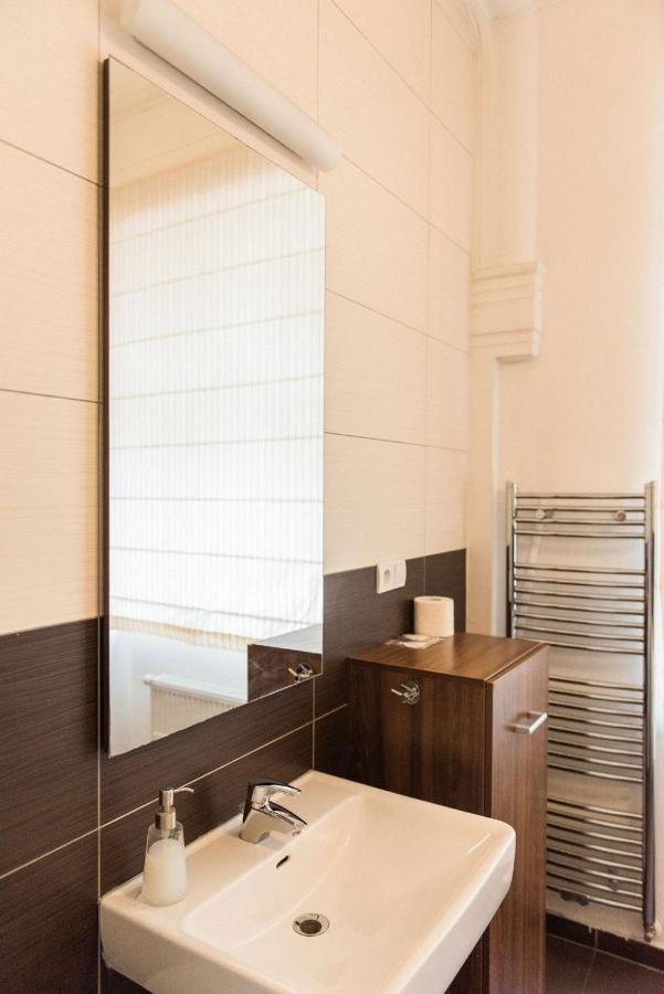 Lion Apartments In Historical Center, Bratislava Old Town Luaran gambar